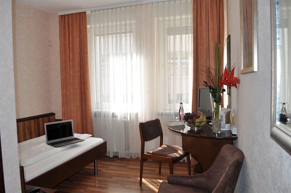 Hotel Astoria فرانكفورت المظهر الخارجي الصورة
